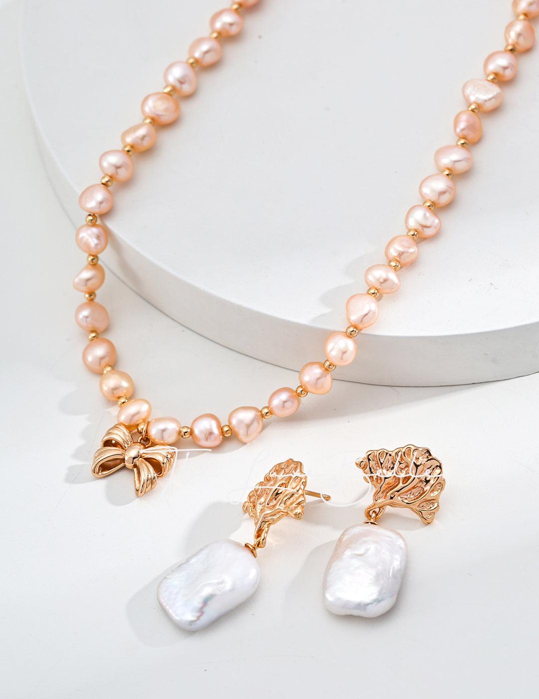 French Collection Butterfly Pearl Necklace - The Luxe Belle