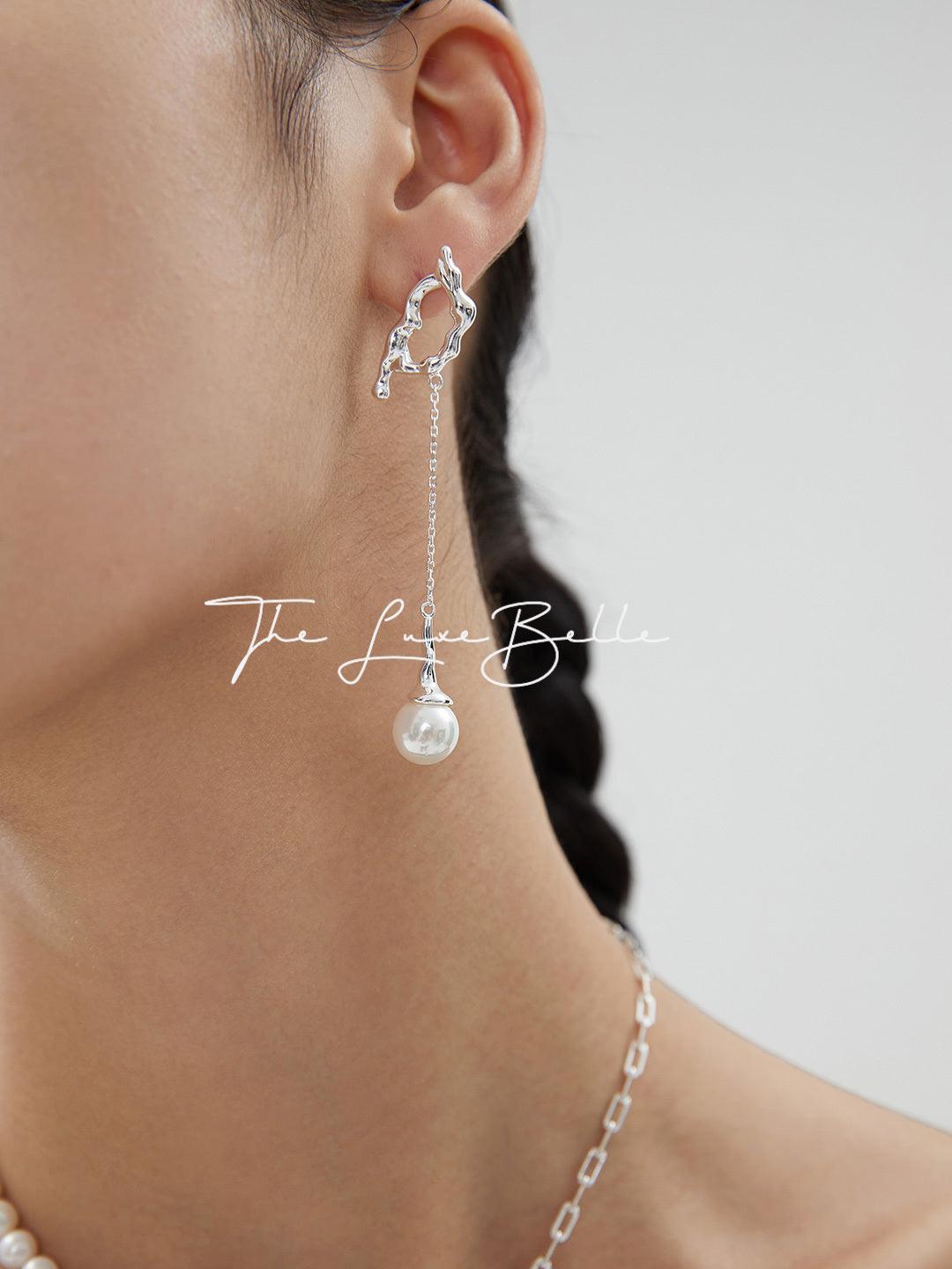 Freshwater Pearl Fluid Design Drop Earrings - The Luxe Belle