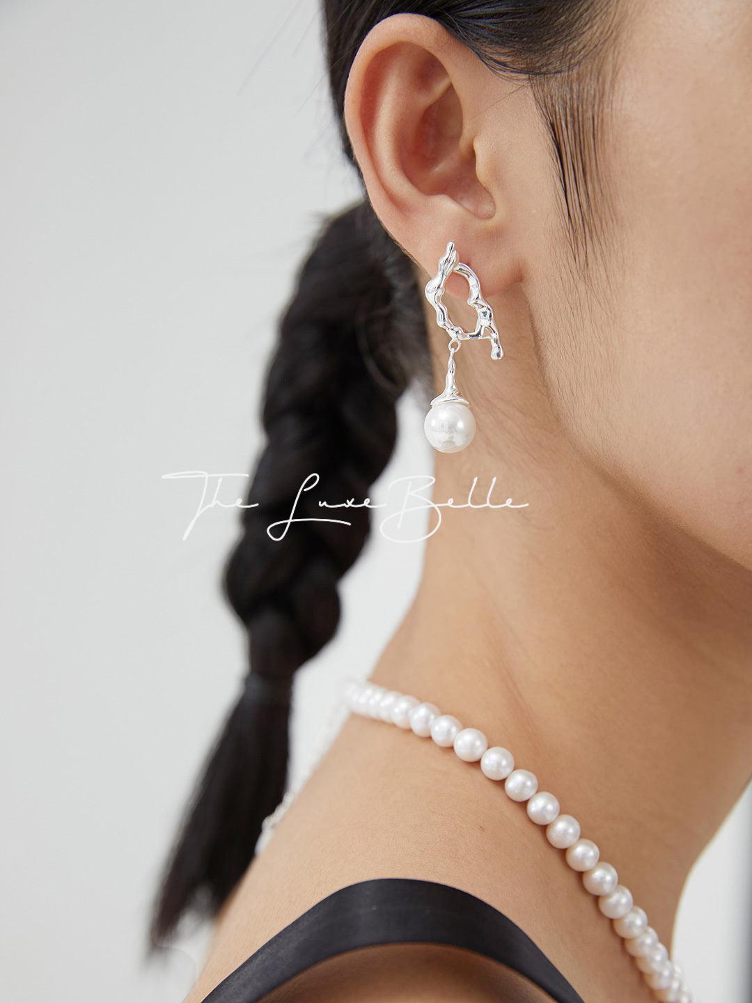 Freshwater Pearl Fluid Design Drop Earrings - The Luxe Belle