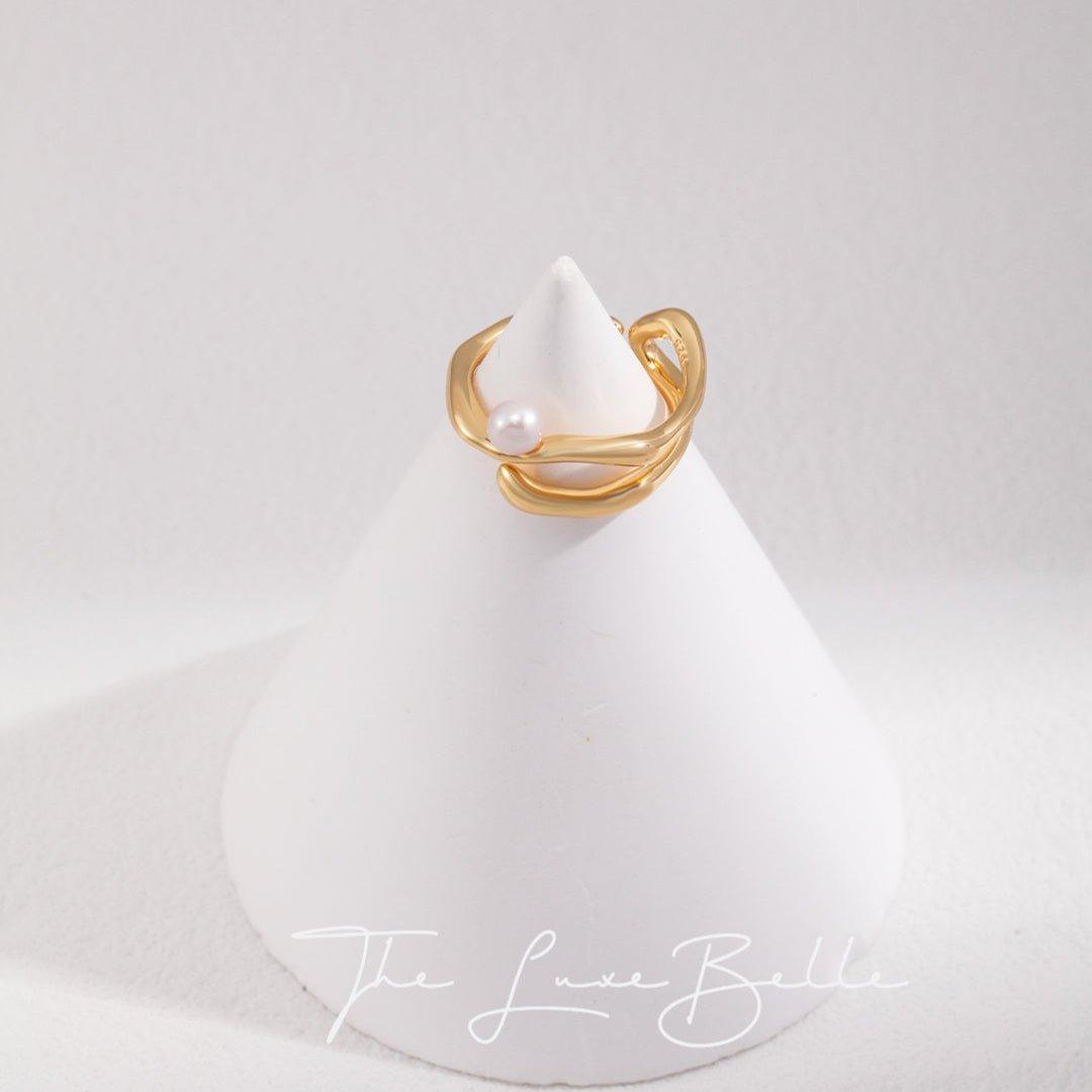 Fluid Design Sterling Silver Pearl Ring - The Luxe Belle