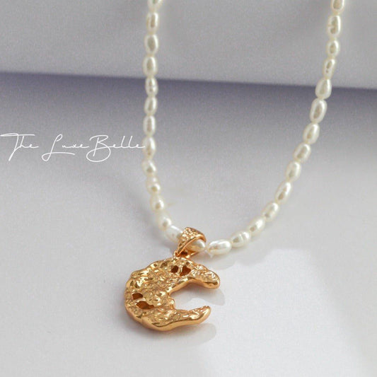 Moon Pendant Pearl Necklace - The Luxe Belle