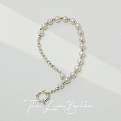 Pearl Elegance Bracelet with Toggle Clasp - The Luxe Belle